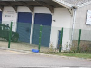 Small lock up business unit.