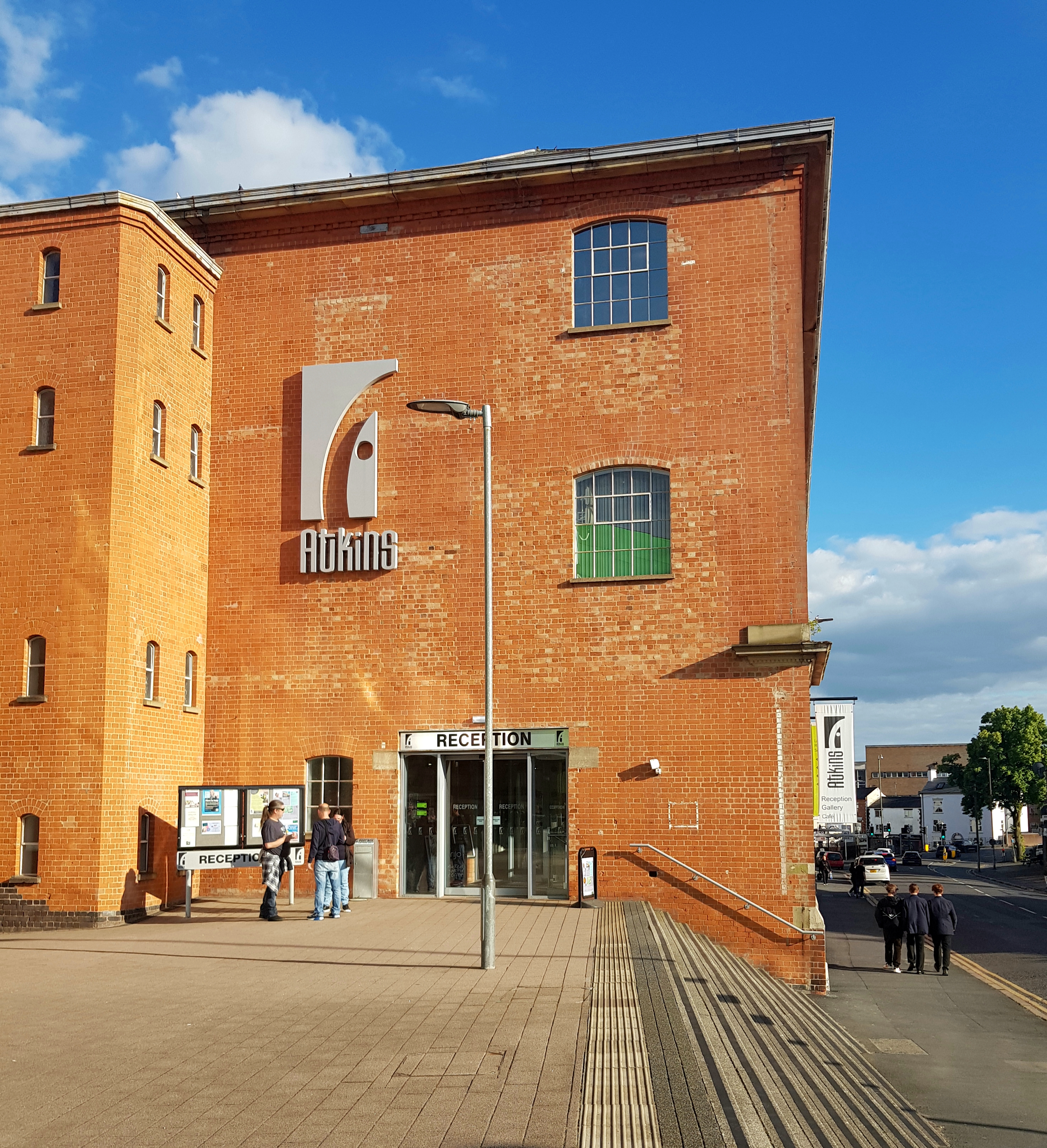 Commercial Units to Rent & Buy in Hinckley | Boxpod