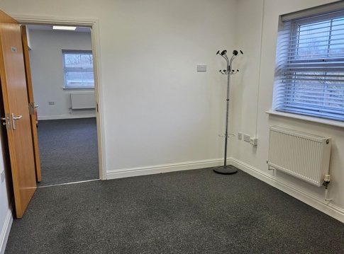 Office in Cannock - photo 3