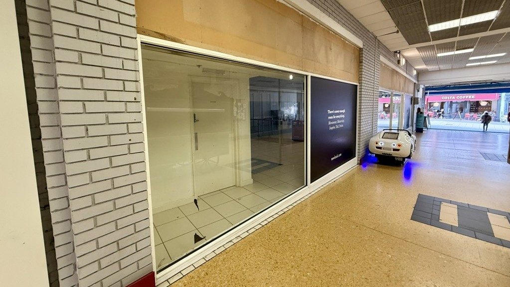 Retail/Shop in Hinckley - photo 2