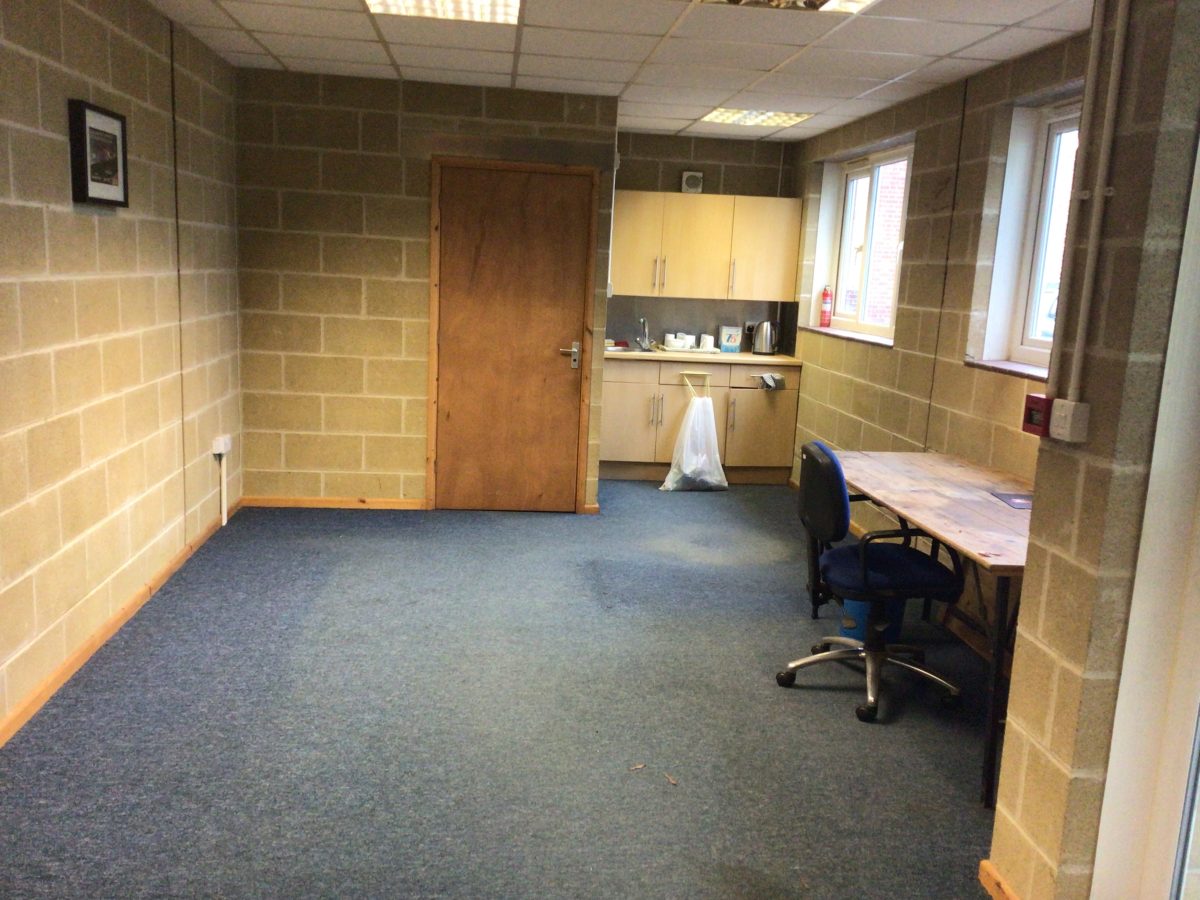 Industrial Unit in West Challow - photo 2