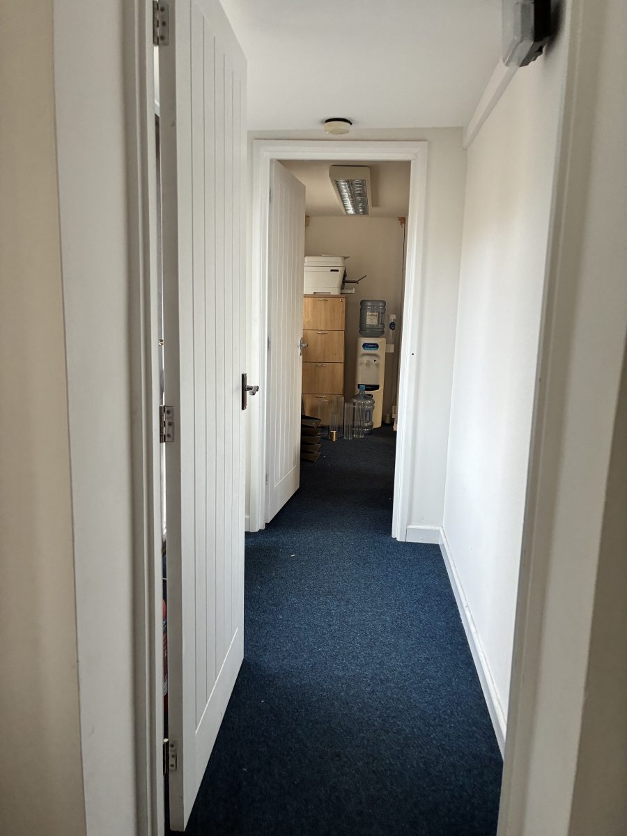 Office in WORCESTER - photo 4