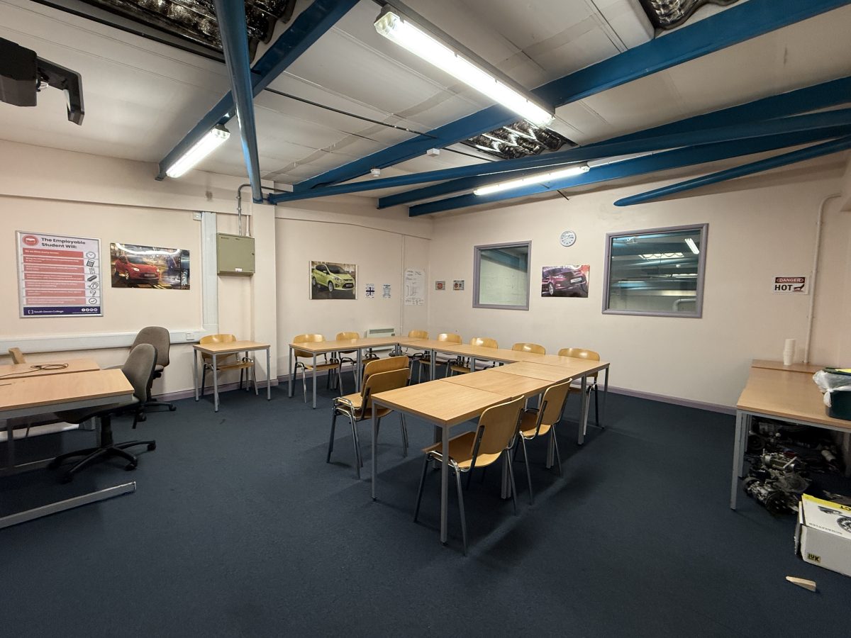 Industrial Unit in Newton Abbot - photo 2