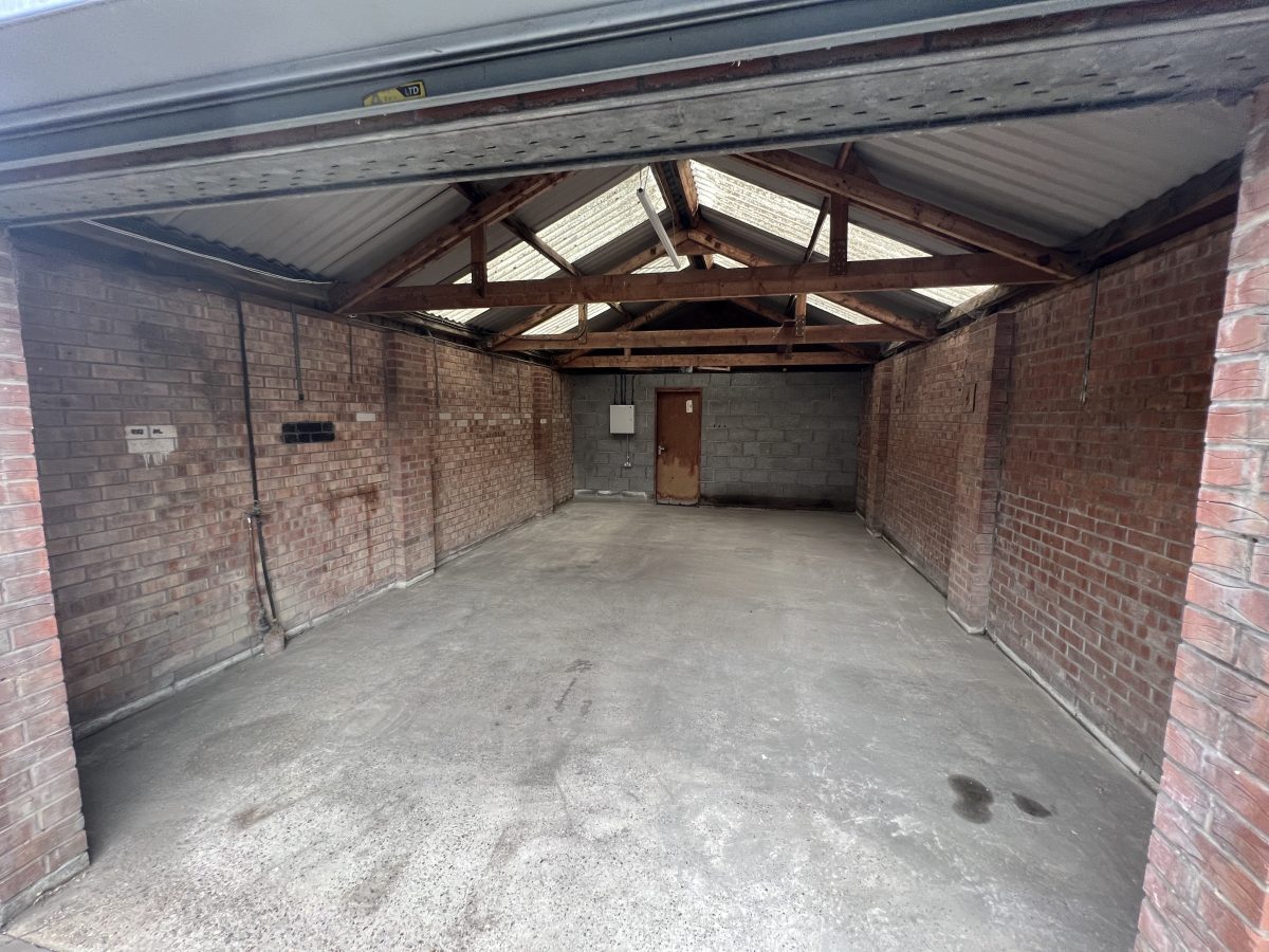 Industrial Unit in Louth - photo 2