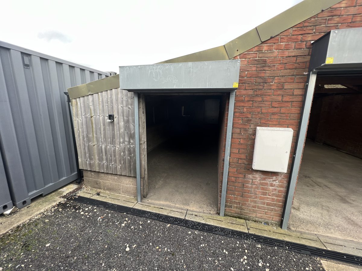 Industrial Unit in Louth - photo 4