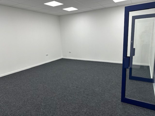 Retail/Shop in Margate - photo 4