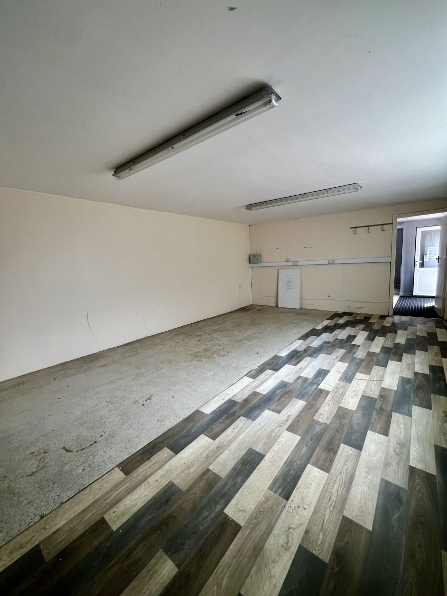 Industrial Unit in Bognor Regis - photo 4