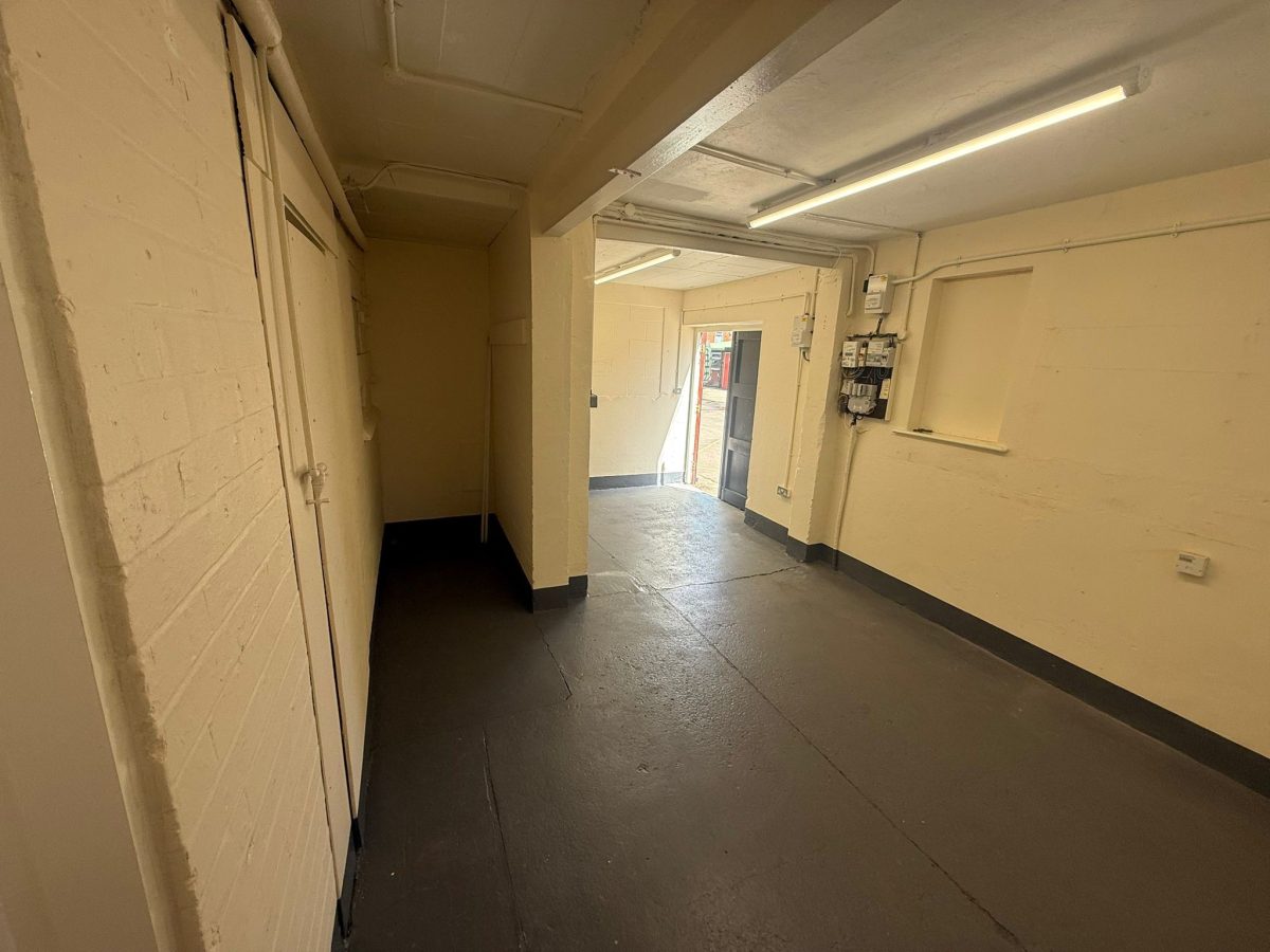 Industrial Unit in Leicester - photo 2