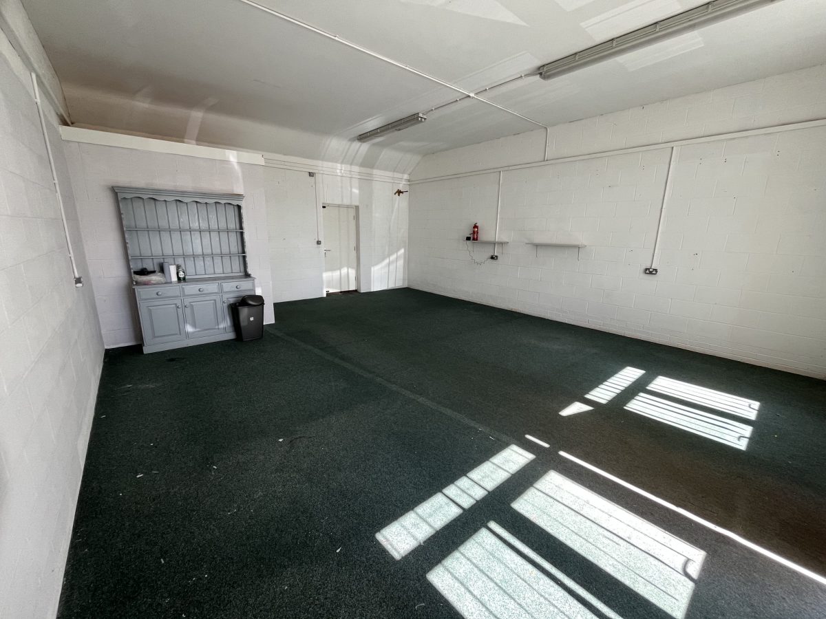 Industrial Unit in Oakham - photo 2
