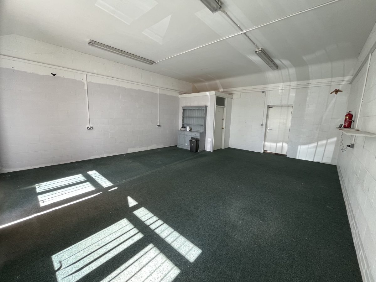 Industrial Unit in Oakham - photo 3