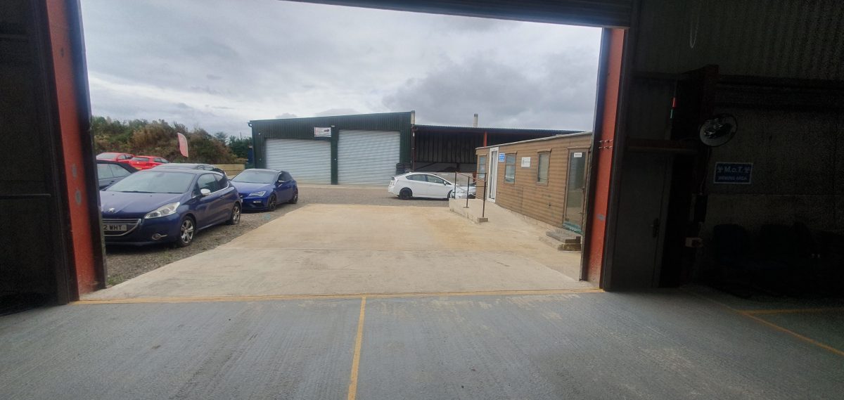 Commercial Property in Milton Keynes - photo 4