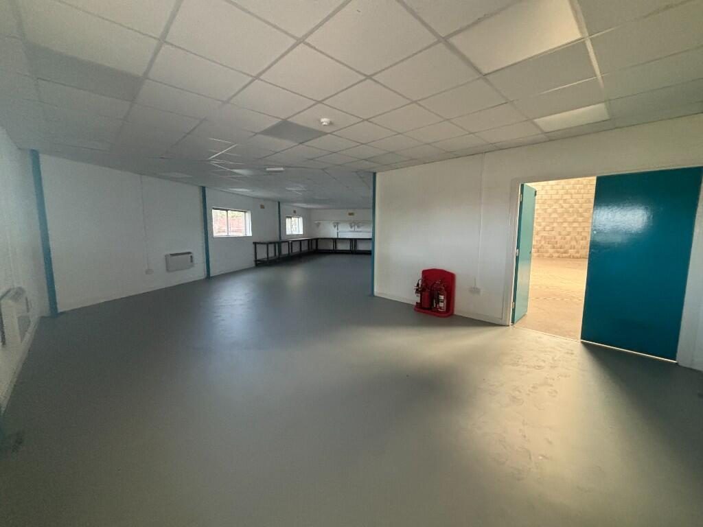 Industrial Unit in Cardiff - photo 4