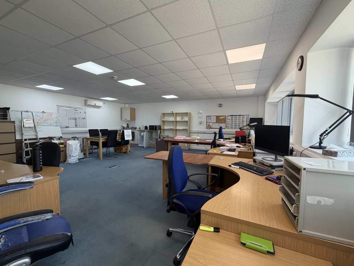 Industrial Unit in Dawlish - photo 2