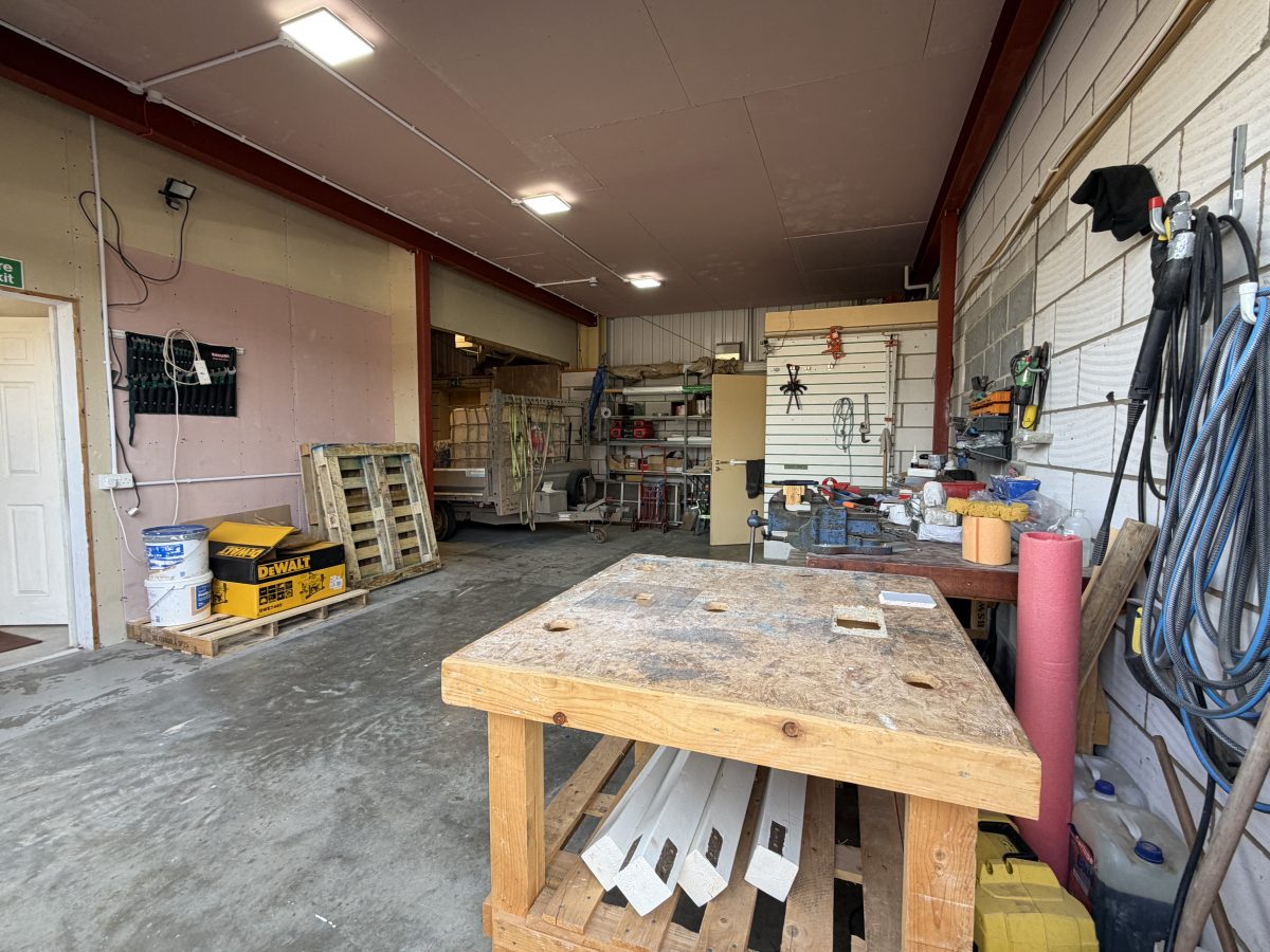 Industrial Unit in Dawlish - photo 4