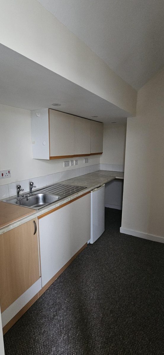 Office in Cannock - photo 4