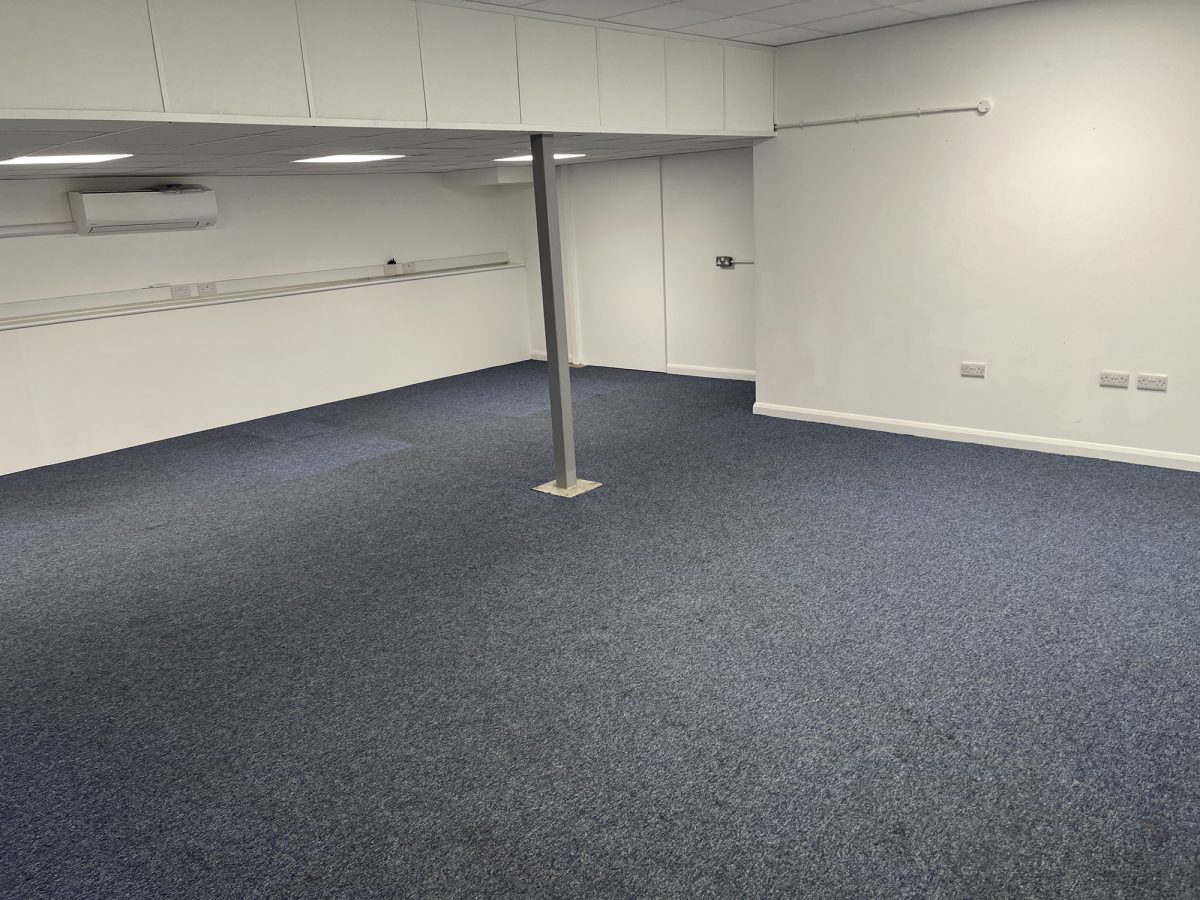 Industrial Unit in Waterlooville - photo 4