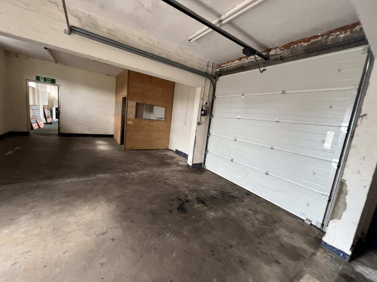 Industrial Unit in Manby - photo 2