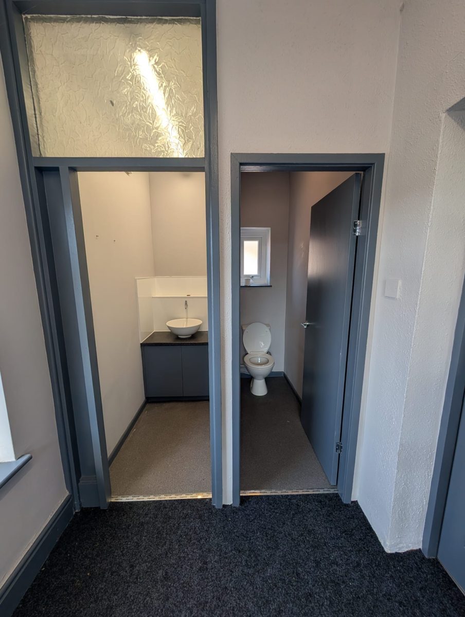 Commercial Property in Stalybridge - photo 4
