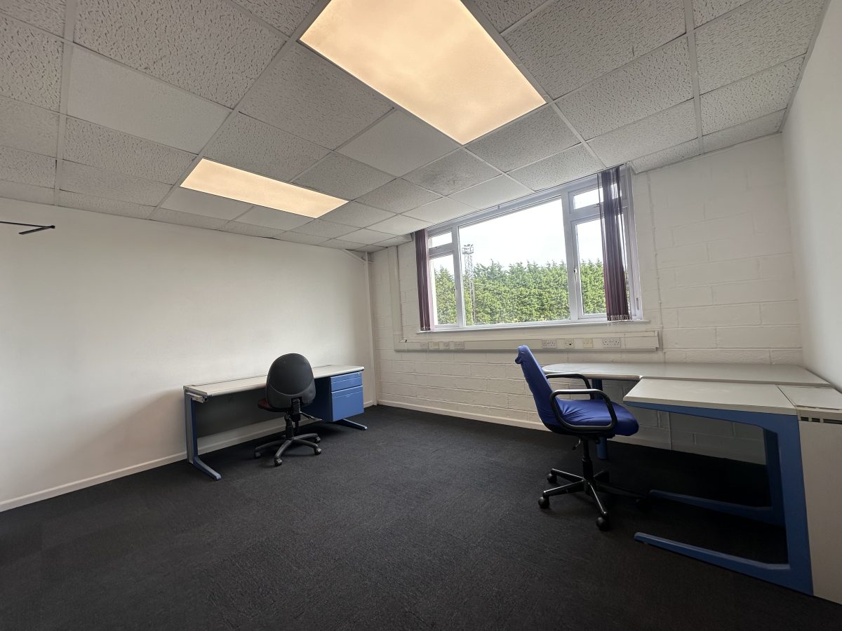 Office in St Austell - photo 3