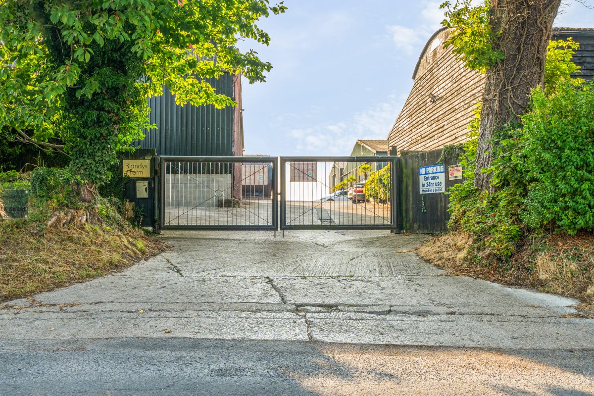 Commercial Property in Wantage - photo 2