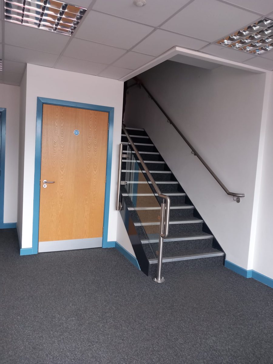 Industrial Unit in Chesterfield, Derbyshire - photo 2