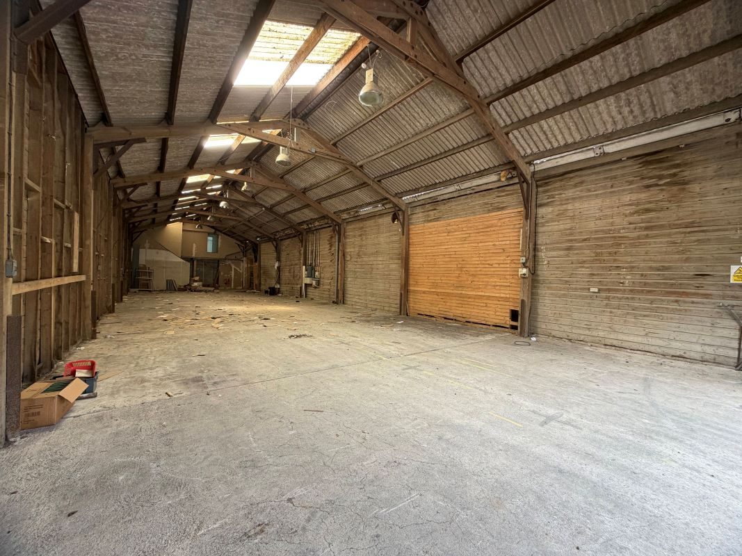 Industrial Unit in Par - photo 2