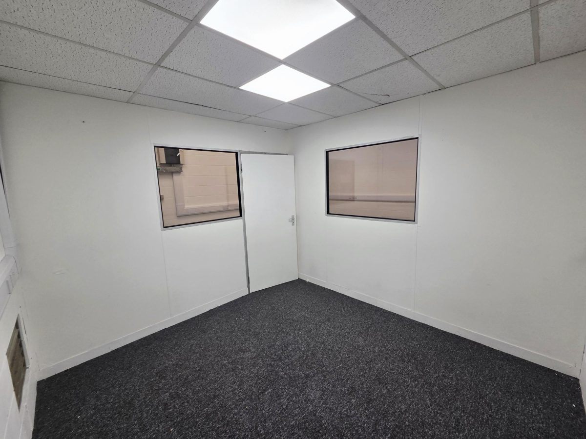 Office in Nuneaton - photo 3
