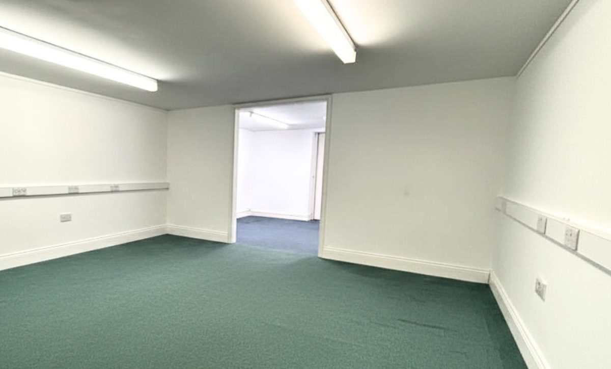 Industrial Unit in Newton Abbot - photo 2