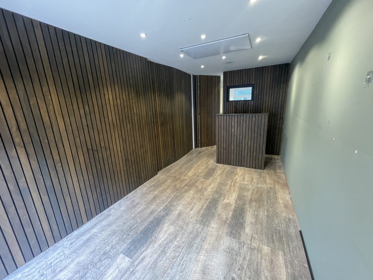 Retail/Shop in Sandhurst - photo 4