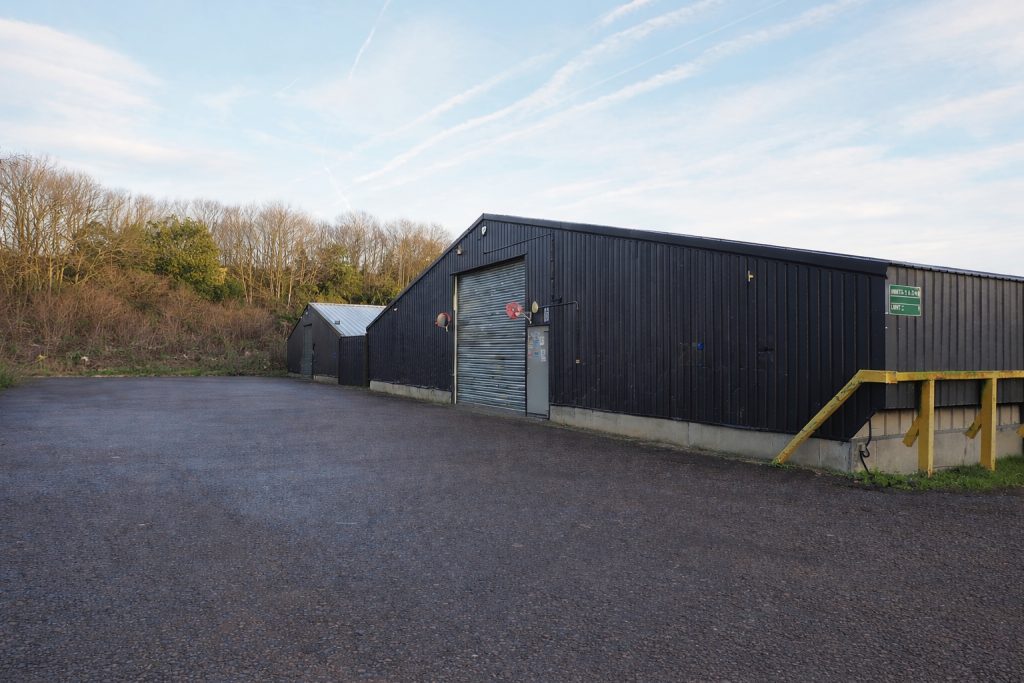 Industrial Unit in Warlingham - photo 2