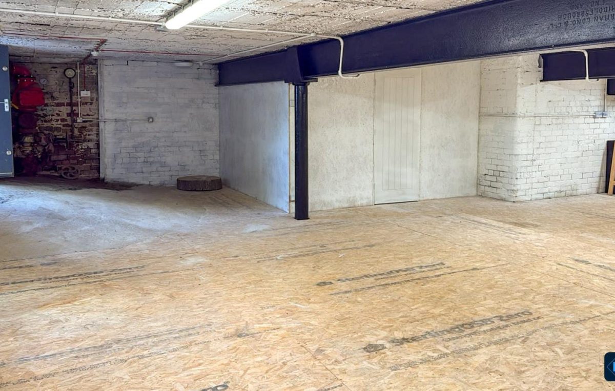 Industrial Unit in Golcar, Huddersfield