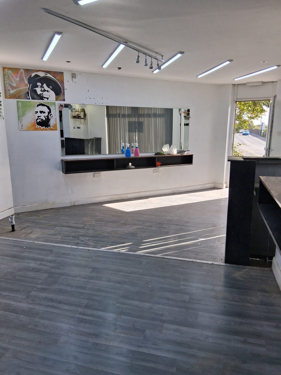 Retail/Shop in Bradford - photo 4