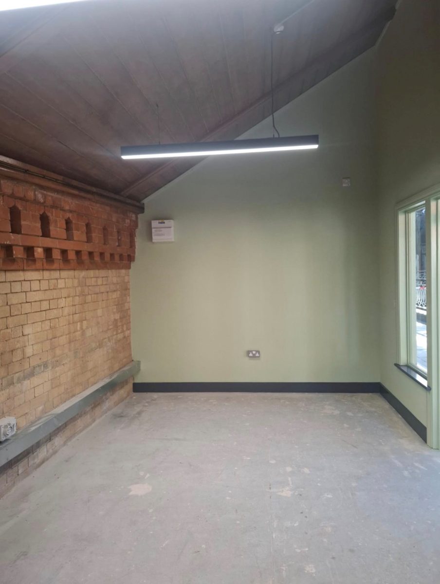 Commercial Property in Newark - photo 3