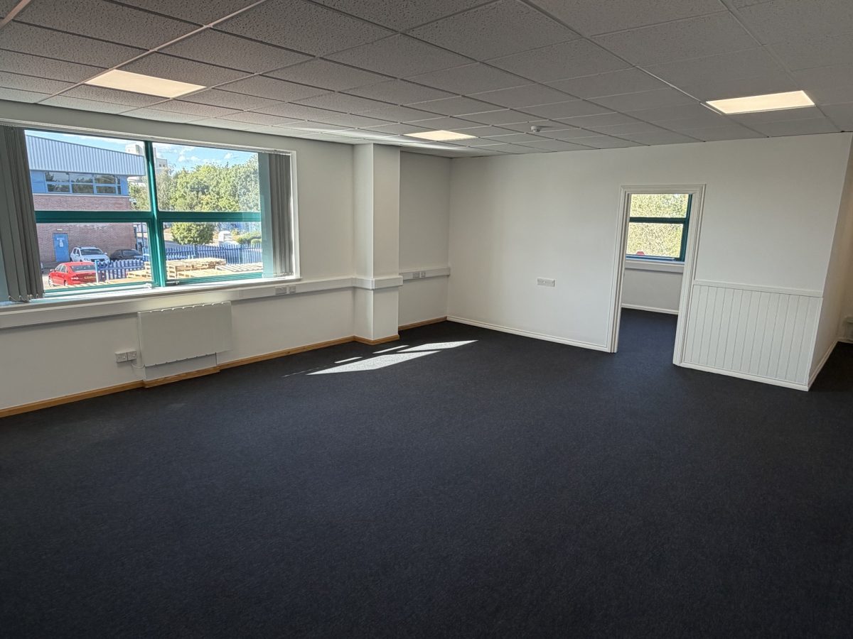 Office in Nuneaton - photo 2