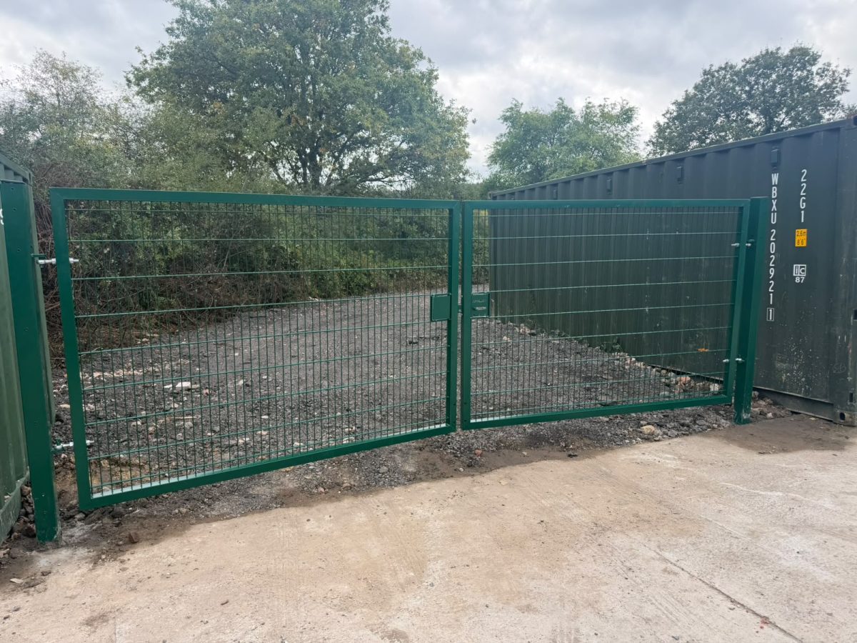 Land in Farnham