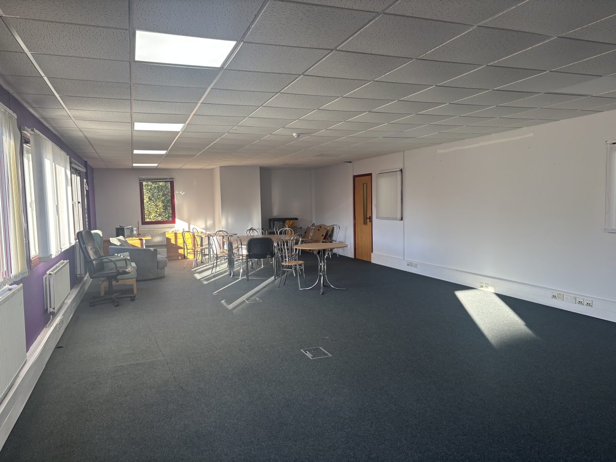 Office in Alloa - photo 2