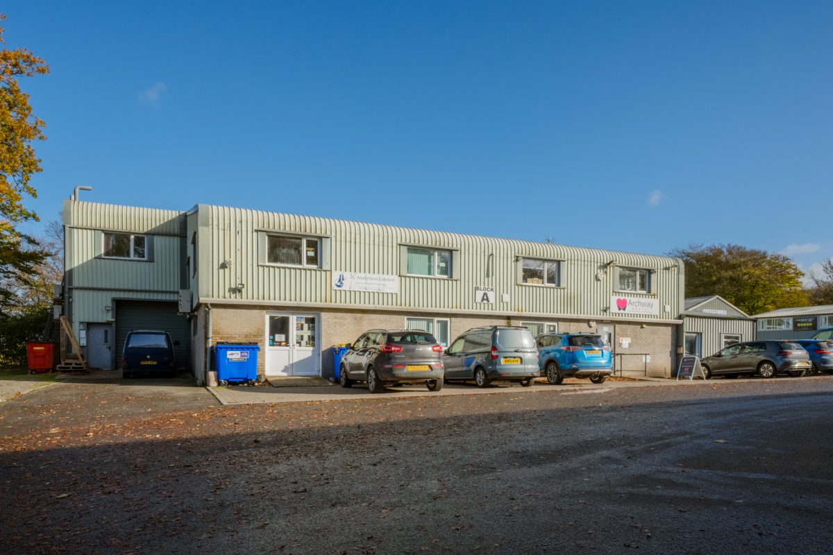 Commercial Property in Kelly Bray