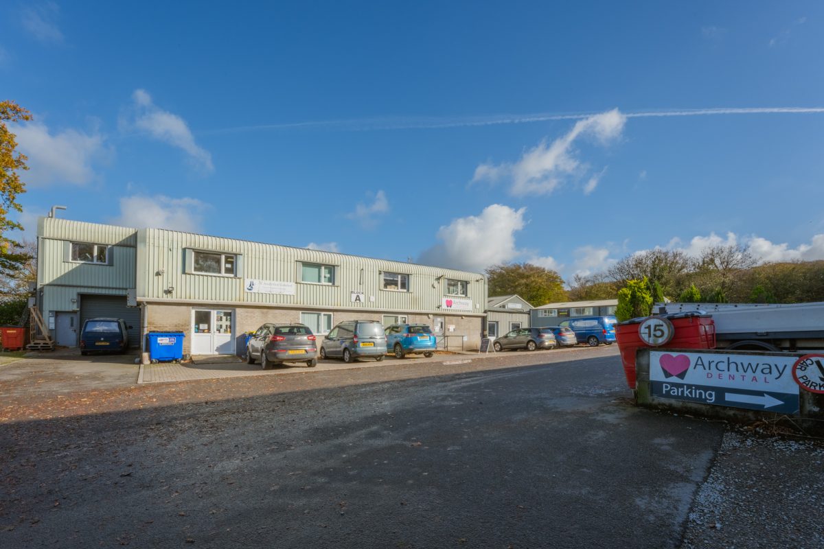Commercial Property in Kelly Bray - photo 3