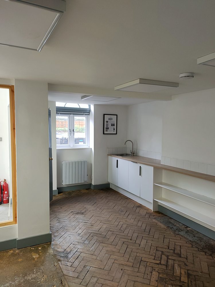 Commercial Property in Dorking - photo 4
