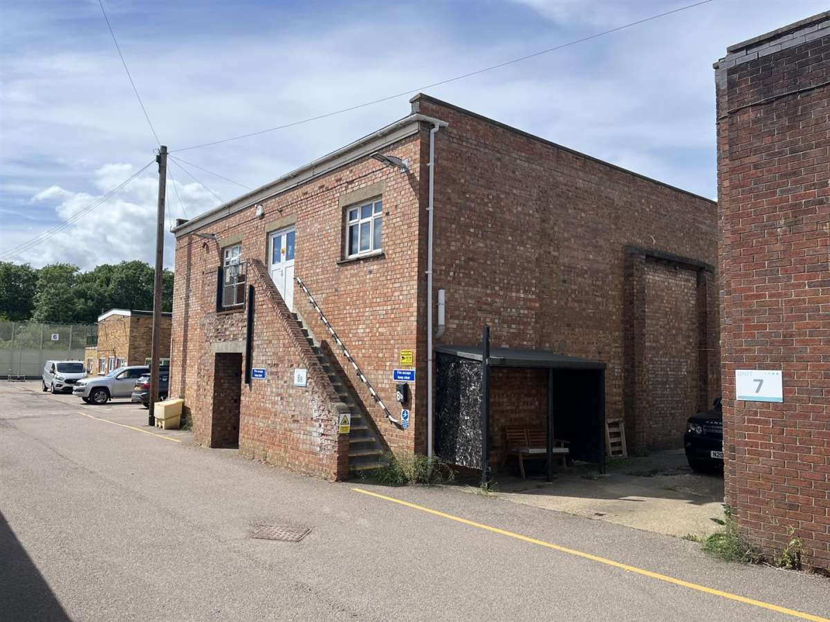 Commercial Property To Let, Oakham