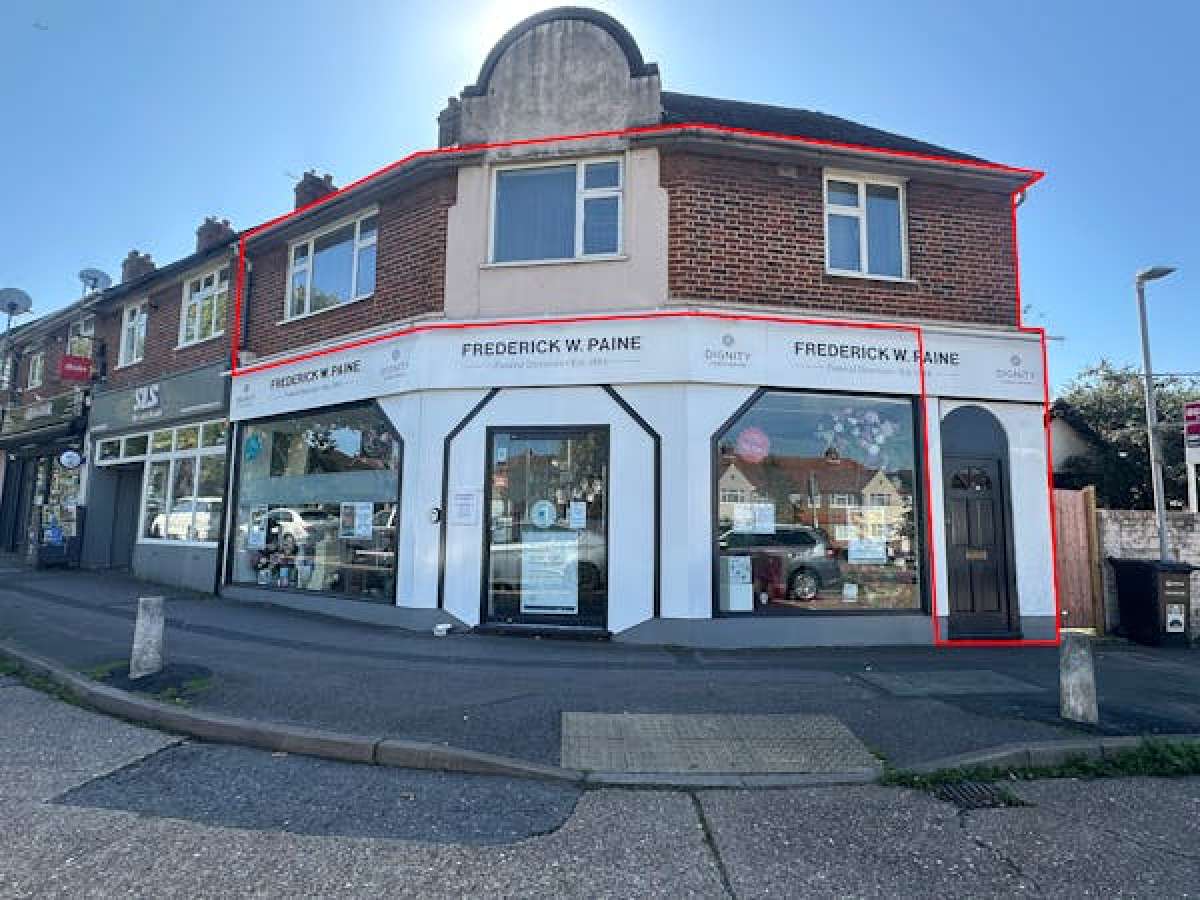 First floor 2 bedroom flat for sale by online auction conditions. For Sale, Chessington