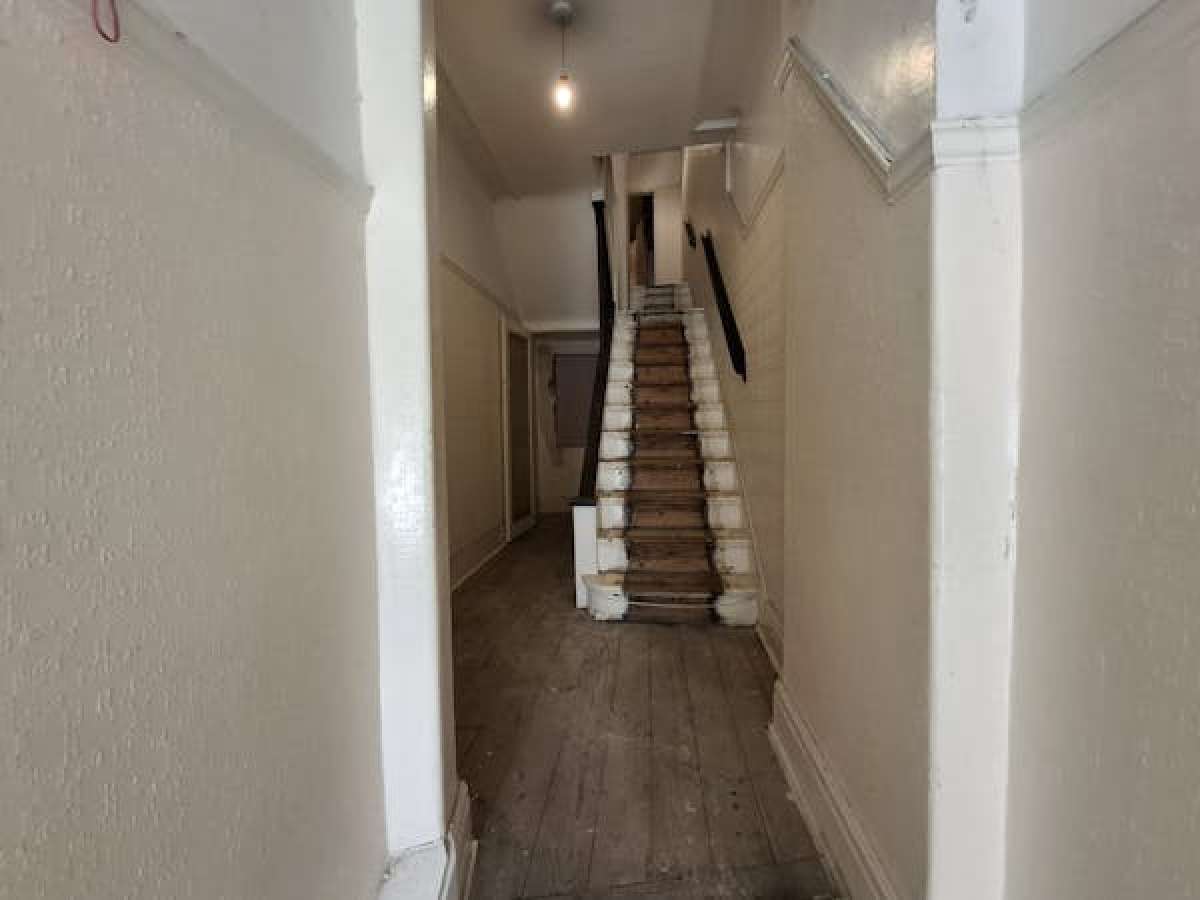 First floor flat for sale via auction in Liverpool - photo 4