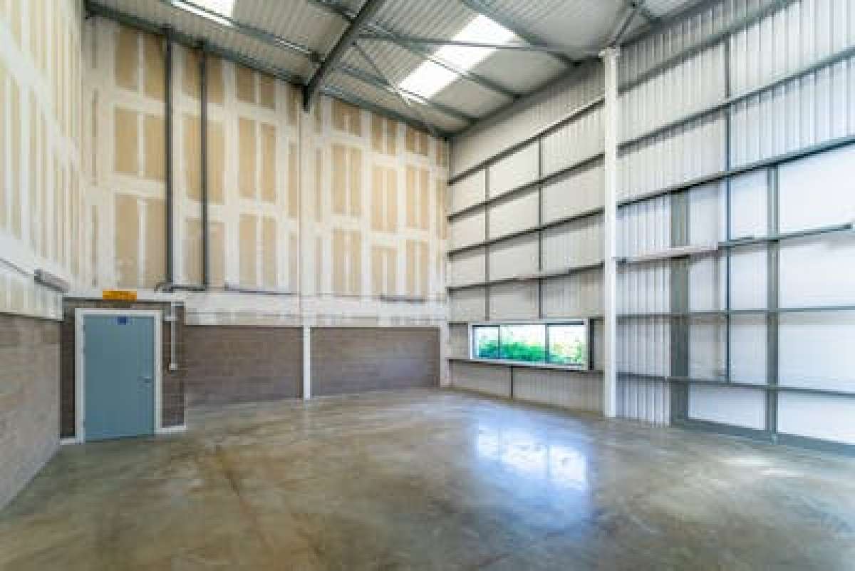 Industrial Unit for sale Christchurch BH23 4FL,1210sq ft Boxpod