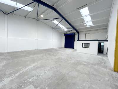 Industrial Unit in Manchester - photo 3