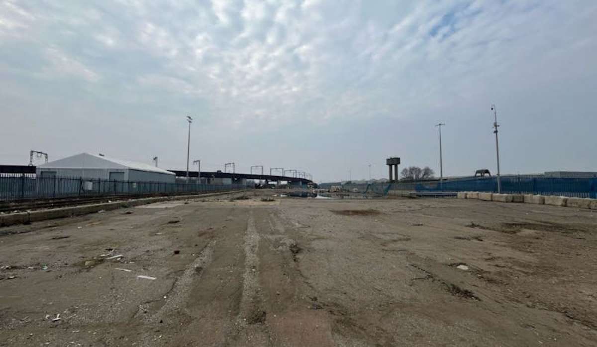 Industrial Unit in Barking - photo 2