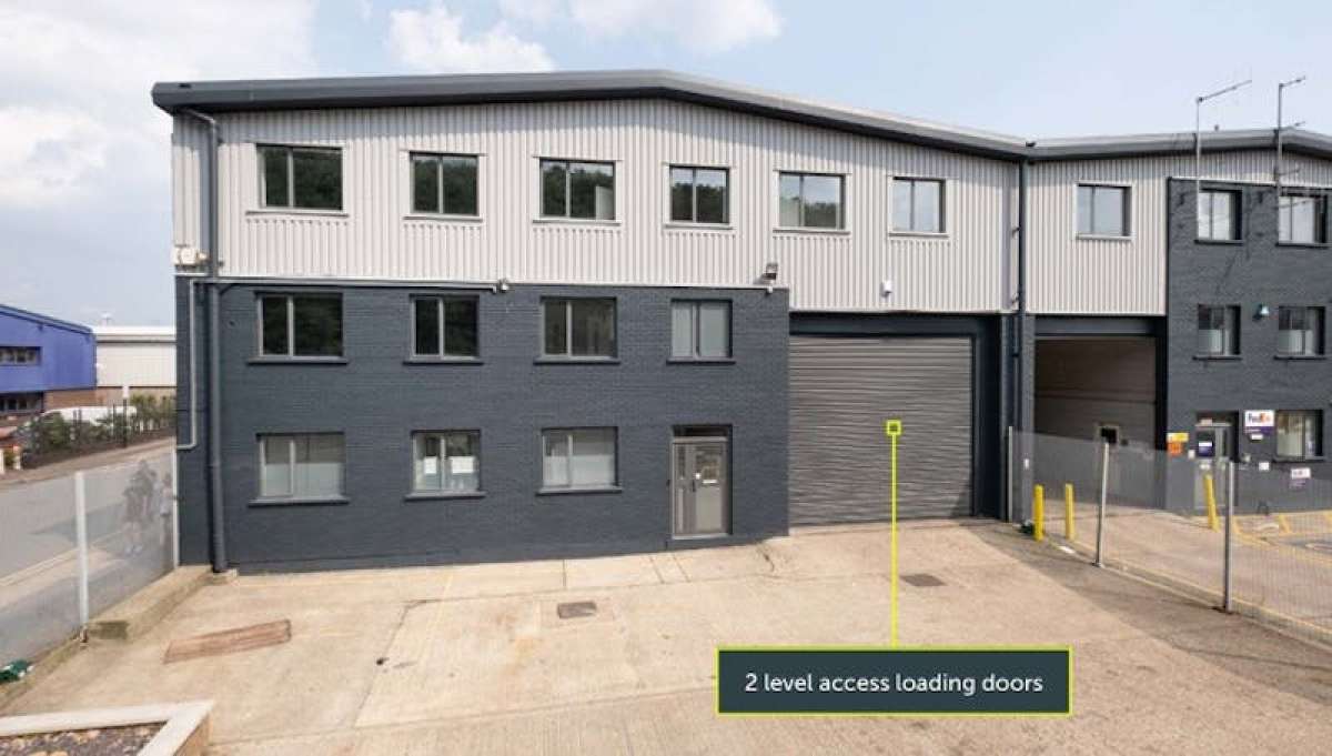 Industrial Unit in London - photo 2