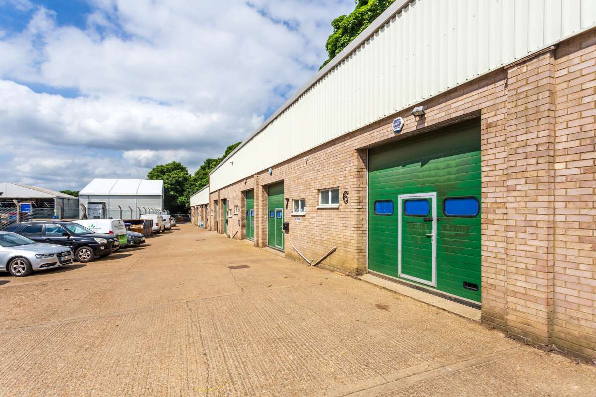 Industrial Unit in Letchworth - photo 2
