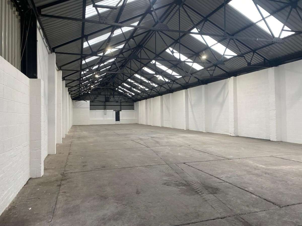 Industrial Unit in West Bromwich - photo 3