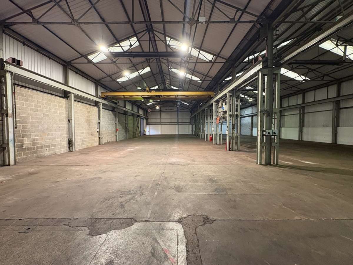 Industrial Unit in Wolverhampton - photo 2