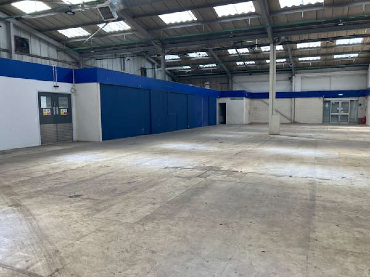 Industrial Unit in Worcester - photo 4